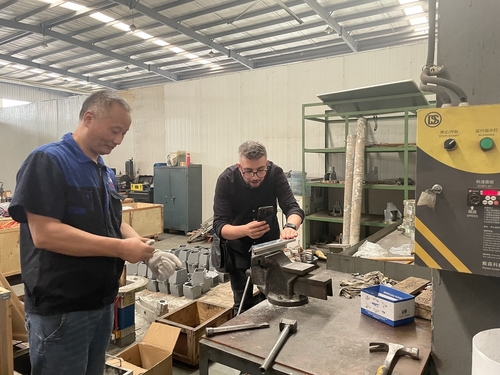 Latest company news about The Saudi Arabia Customer Visited Xinwei Factory