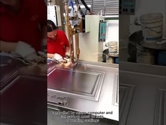 Saldatura della porta blindata con saldatrice a punti stazionaria personalizzata