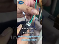 Saldatura dei componenti elettronici della saldatrice a punto