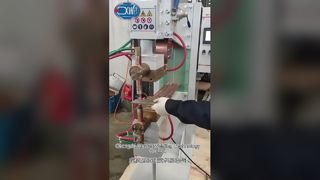 Saldatura dell'acciaio inossidabile da 2 mm con la saldatrice a punti stazionaria