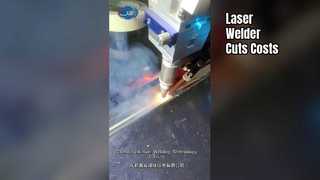 Saldatura del tubo metallico con la saldatrice laser